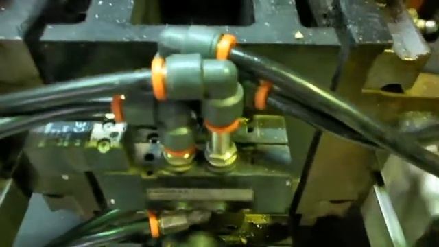 Фрезерный агрегат для кромочного станка смотреть онлайн