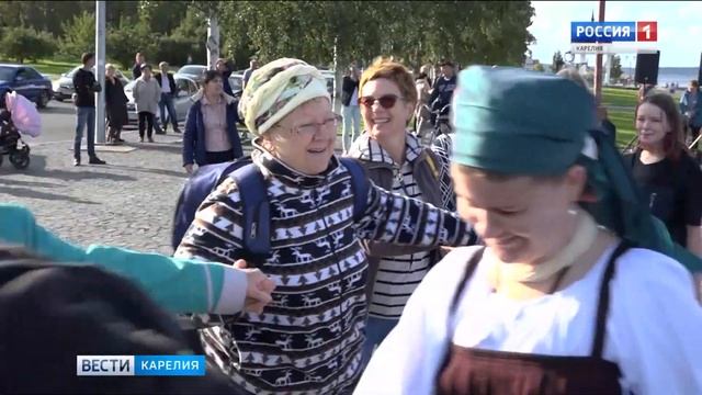 В Петрозаводске станцевали большую Круугу смотреть онлайн