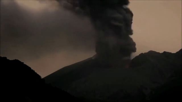 Amazing phenomenon - Volcanic Lightning (Удивительное явление - Вулканическая молния) смотреть онлайн