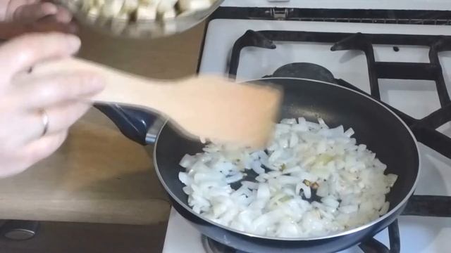 Баклажаны с луком и морковью/КУХОННАЯ КЛЕТКА смотреть онлайн