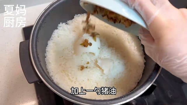 早餐试一下热豆浆冲鸡蛋，配上电饭锅做的香菇糯米烧麦，简单好吃 смотреть онлайн