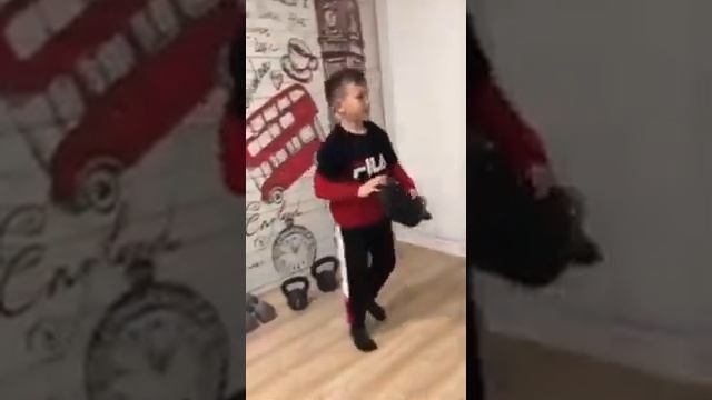 видеоролик "Мой любимый вид спорта-футбол" " смотреть онлайн