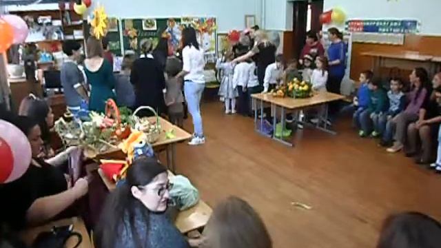 Праздник ОСЕНИ в 1 В классе смотреть онлайн