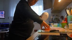 Как быстро и тонко нарезать красную рыбу