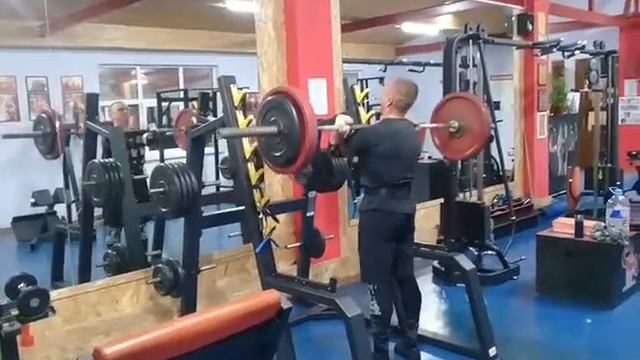 Саша. Фронтальный присед 95-100-105кг смотреть онлайн