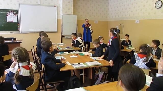 урок математики "УМНОЖЕНИЕ СУММЫ НА ЧИСЛО" 1 ЧАСТЬ смотреть онлайн