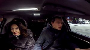 Девушку вырвало в такси / предновогодяя суета в такси