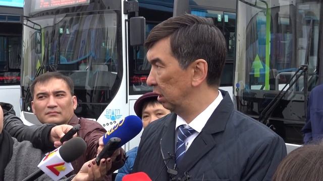 Бишкек купил у Китая новые пассажирские автобусы на газе смотреть онлайн