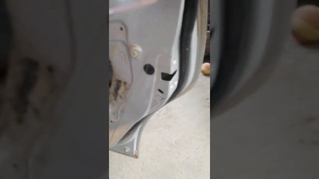 Ремонт заднего крыла, замена двери Хундай, Кузовной ремонт в гараже. смотреть онлайн