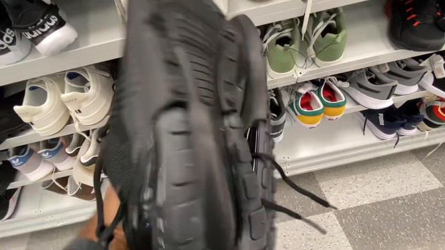 SNEAKER FINDS 2024 AT ROSS DRESS FOR LESS ADIDAS NIKE AND MORE !!! смотреть онлайн