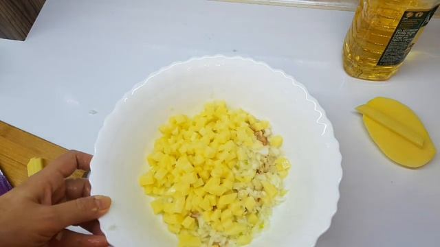 СЫТНЫЕ И АРОМАТНЫЕ КУРНИКИ НА СМЕТАННОМ ТЕСТЕ!ЧУДО ТЕСТО ДЛЯ КУРНИКОВ!ЧТО ПРИГОТОВИТЬ ВКУСНЕНЬКОГО? смотреть онлайн