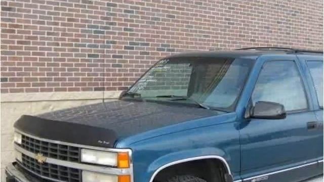 1993 Chevrolet Suburban available from Hall Motor Company смотреть онлайн