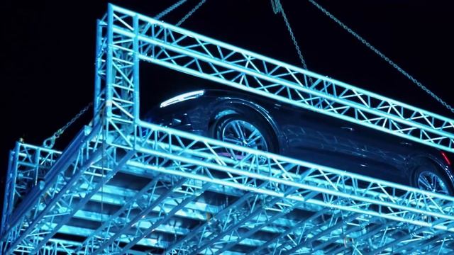 Audi на крыше торгового центра в Минске смотреть онлайн