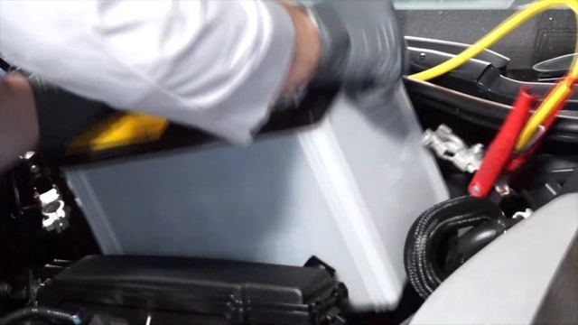 Lexus GS350 (2015) - New Battery Install смотреть онлайн