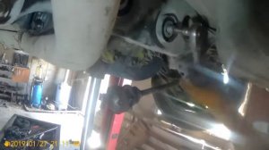 Замена заднего редуктора Мерседес Бенз 210