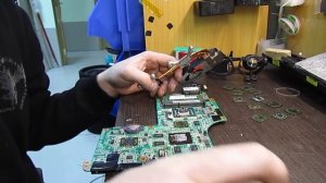 Заговор AMD. Почему выходит из строя ноутбуки на северных мостах 216-0752001.