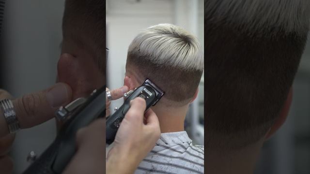 Чистый фэйд и кроп / Cleanest fade and Crop #мужскаястрижка #menshair #barbertutorial #crop #fade смотреть онлайн