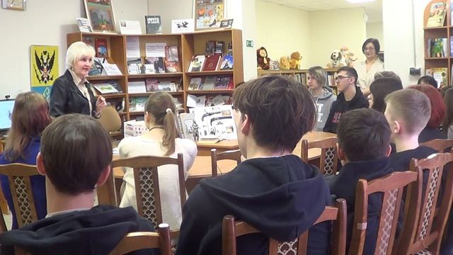 Гатчина. Детская библиотека. Обзор книг смотреть онлайн