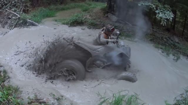 квадроцикл 200 кубов берет лужи с полноприводными квадроциклами смотреть онлайн