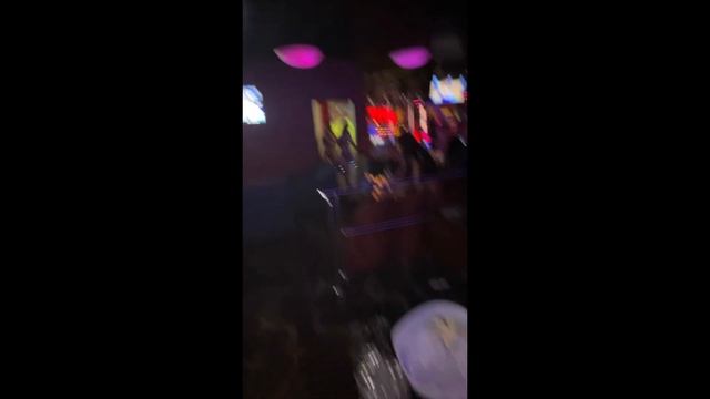 TOOTSIES STRIPPER LAP DANCE (CRAZY!!!) смотреть онлайн