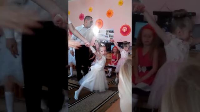 Танец "Отец и дочь" г Боярка ДНЗ Даринка смотреть онлайн