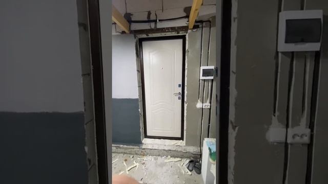 Дверь в гараж. Стройка. смотреть онлайн