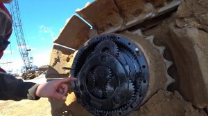 Развалился гидромотор хода hitachi zx330 - 3