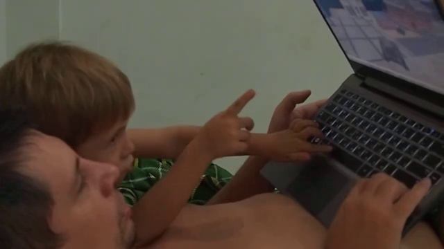 Игра в танки в четыре руки смотреть онлайн