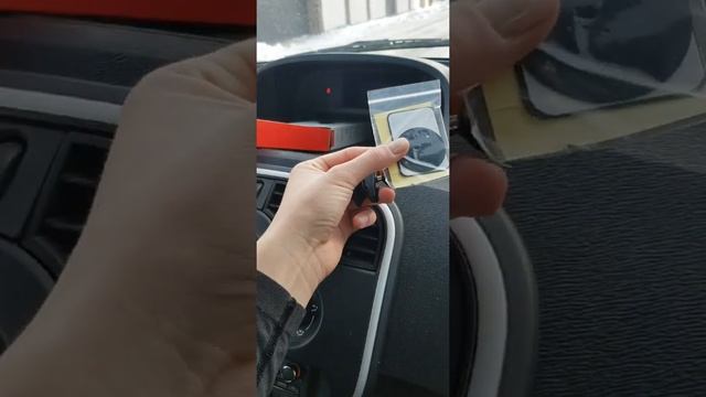 Автомобильный держатель магнитный в решетку обдува Hoco S49 (черный) смотреть онлайн