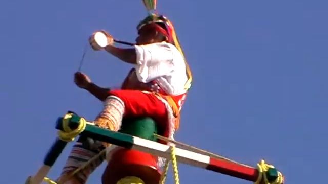 Воладорес - мексиканский ритуальный танец-игра смотреть онлайн