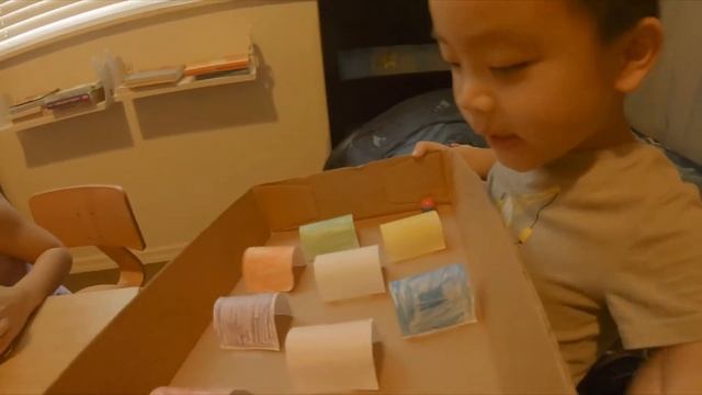 Elias and Alida playing the number tunnel game смотреть онлайн