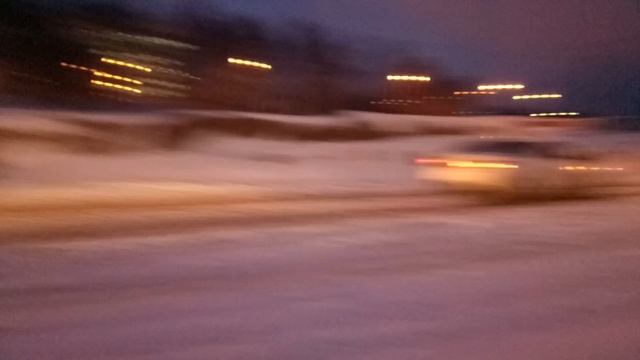 Городской К-700 с лопатой походу едет домой ) смотреть онлайн