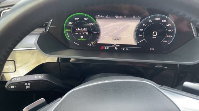 Audi E-tron 55 за 39500$ смотреть онлайн