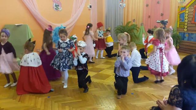 20. 8 марта 2018. 129 садик.2 группа смотреть онлайн