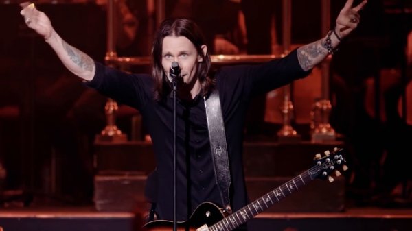 Alter Bridge - Addicted To Pain (Live At The Royal Albert Hall)