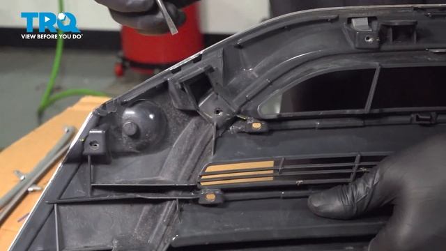 How to Replace Upper Grille Trim 2013-2017 Honda Accord смотреть онлайн