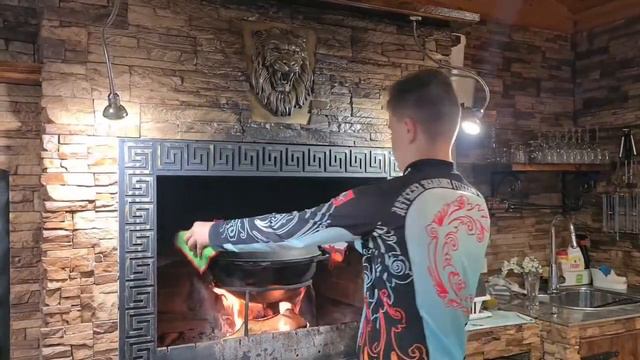 Еда в походе _ Что можно приготовить интересного_ _ Плов и картошка в углях в полевых условиях! смотреть онлайн