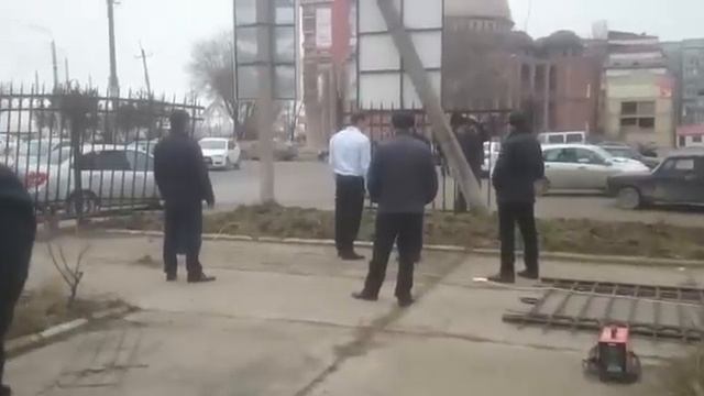 В Дагестане на месте будущего памятника павшим журналистам обустроят парковку для МФЦ смотреть онлайн