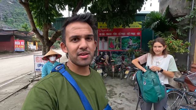 BLOWN AWAY by $1 BUN CHA in Vietnam 🇻🇳 смотреть онлайн