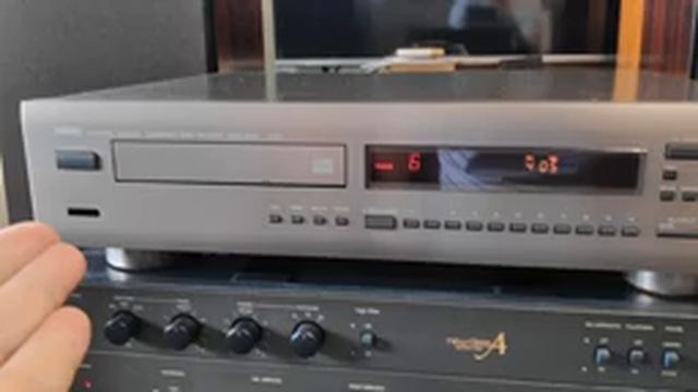 Yamaha CDX 930 смотреть онлайн