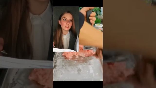 ❀(Pov)❀ ее одноклассницы издеваются над ней из-за того что у неё мама уборщица ?? автор: Таня Яста