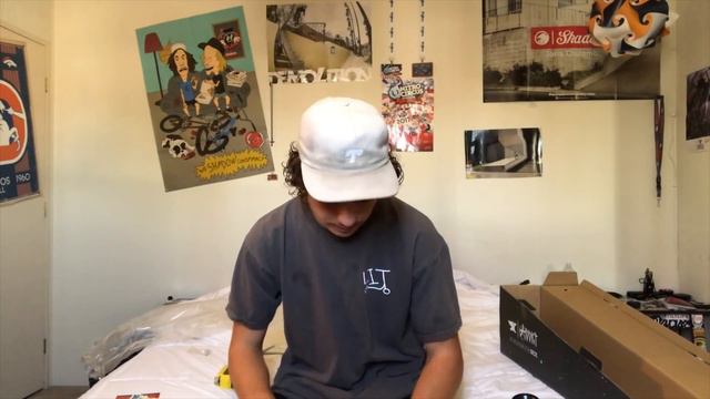 Unboxing my new deck from the vault pro scooters!! смотреть онлайн