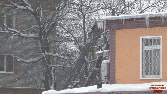 Снег на крыше смотреть онлайн