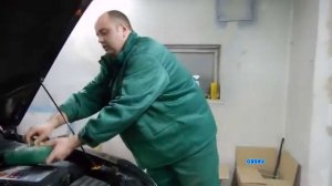 Замена воздушного фильтра Шкода Октавия TSI 1 8  в кузове А5