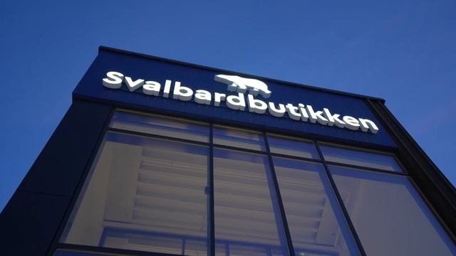 A day as a tourist in the World's Northernmost Town | $$$ + Local tips | Svalbard Travel Guide смотреть онлайн