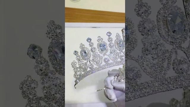 BJ161 Luxurious Big Bridal Crowns(Gold/Silver) смотреть онлайн