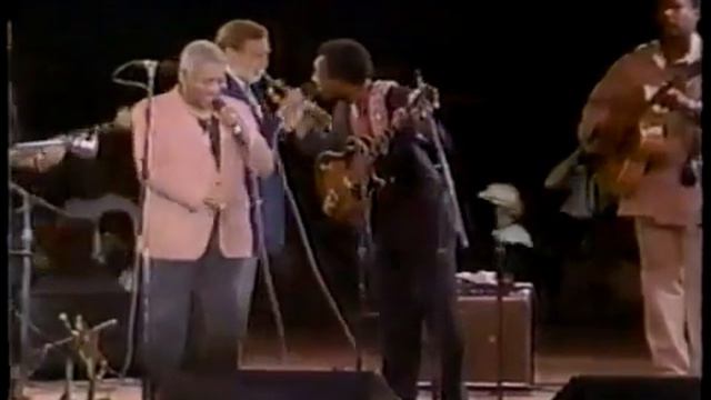 THIS IS JAZZ!!! Dizzy Gillespie & George Benson. AMAZING VOCAL SCATS!!! смотреть онлайн