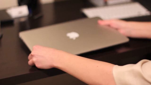 Unpacking my Wife's MacBook Air! смотреть онлайн