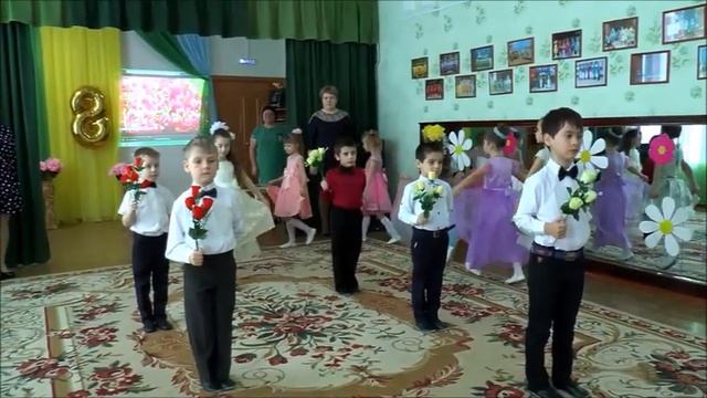 «Вход на 8 Марта» Подготовительная группа смотреть онлайн