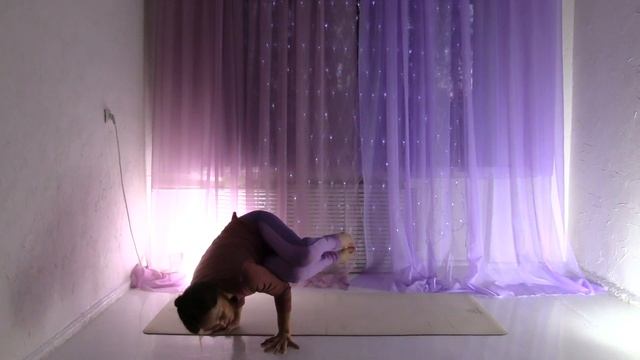 СКРУТКА для ВЫХОДА в НИЖНИЙ БАЛАНС ПАРШВА БАКАСАНА смотреть онлайн